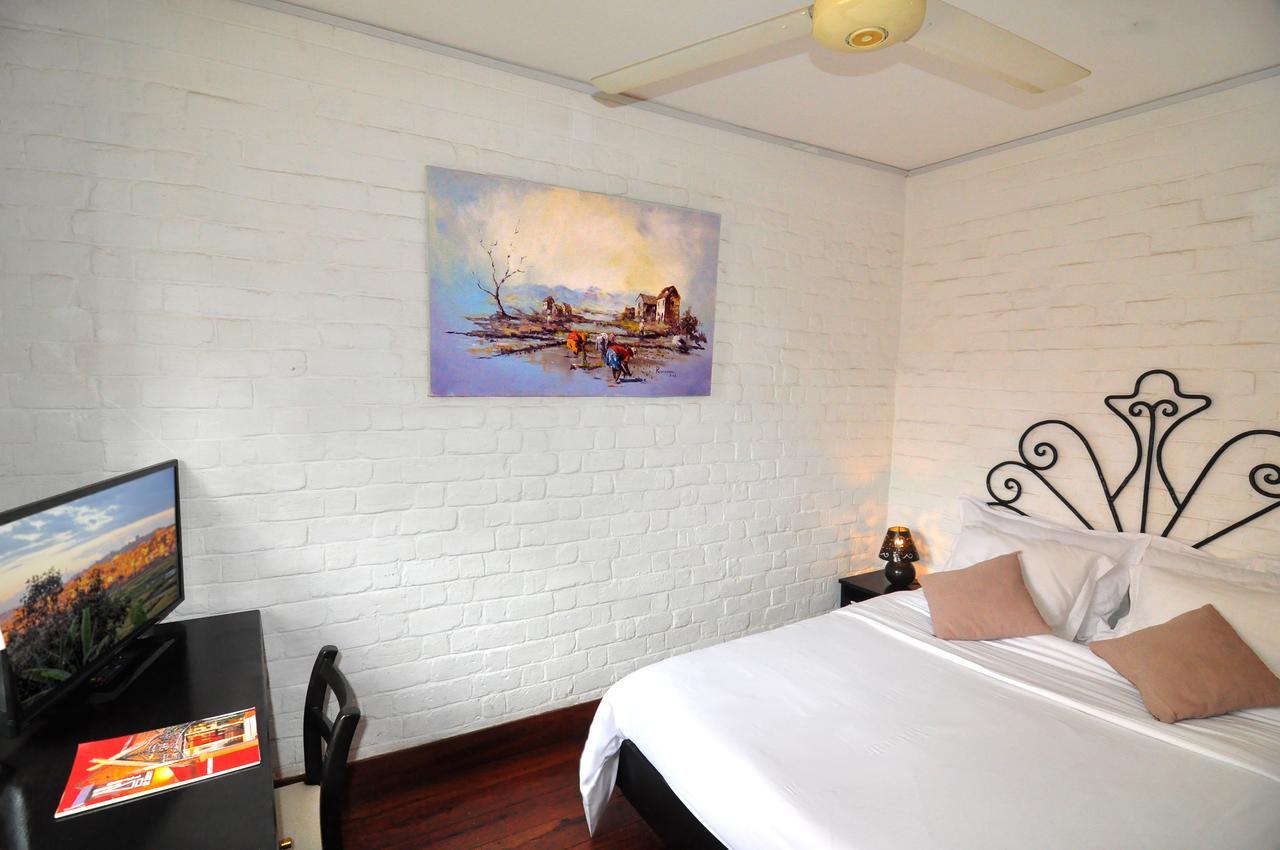 Rova Hotel Antananarivo Ngoại thất bức ảnh